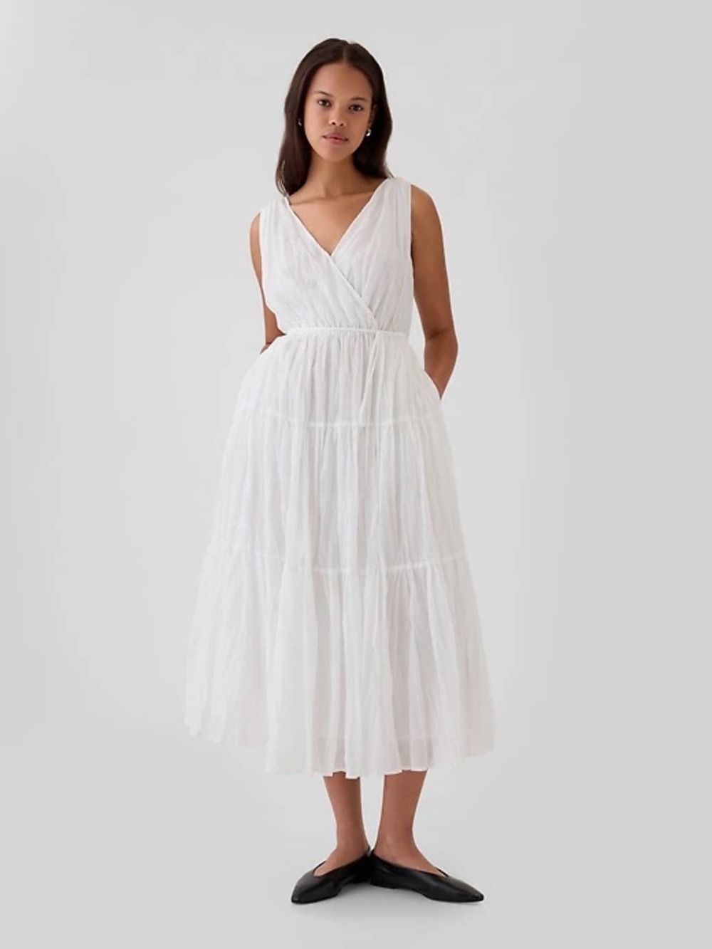 GAP White Sleeveless V-Neck Tiered Midi Dress